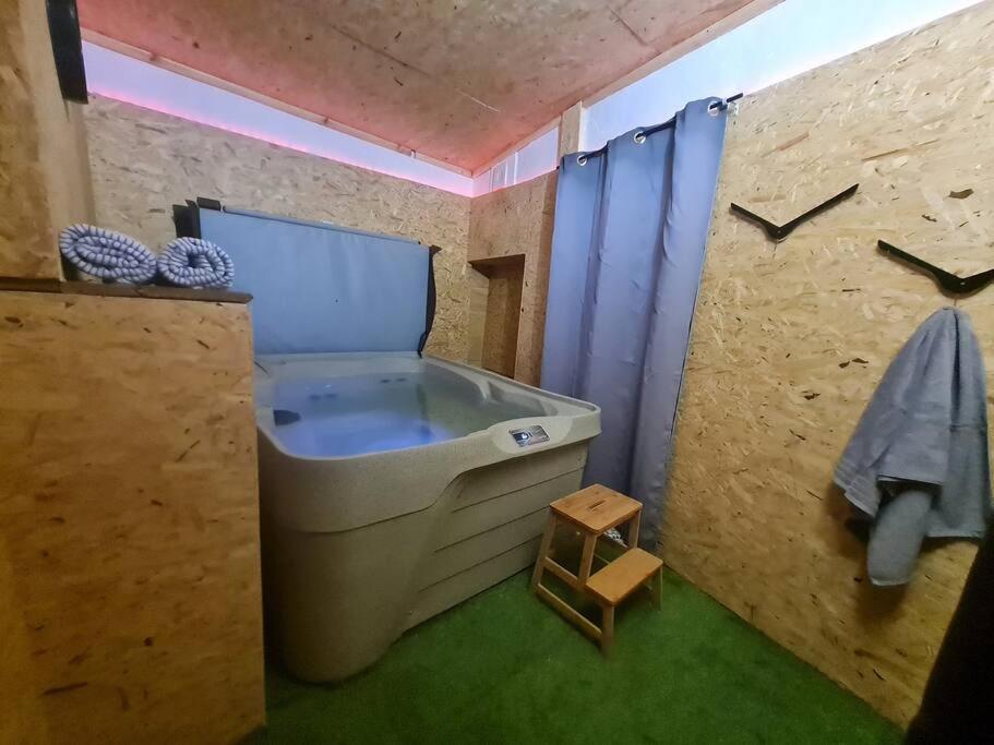 Appartement L'Escale Charliendine à Charlieu Extérieur photo